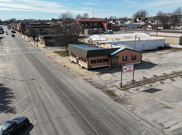 608 E Broadway Street, Monett, MO 65708