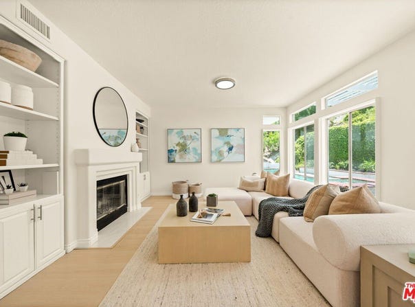 22248 Cairnloch St, Calabasas, CA 91302