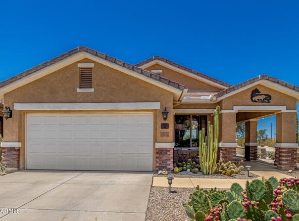 32270 N ECHO CANYON Road, San Tan Valley, AZ 85143