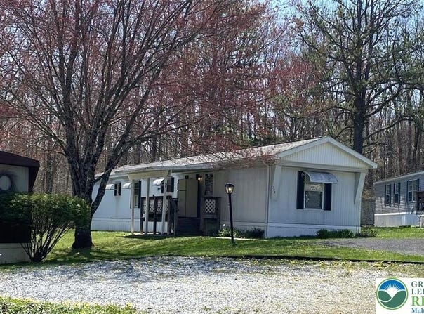 206 Creekside Manor Drive, Franklin Twp, PA 18235
