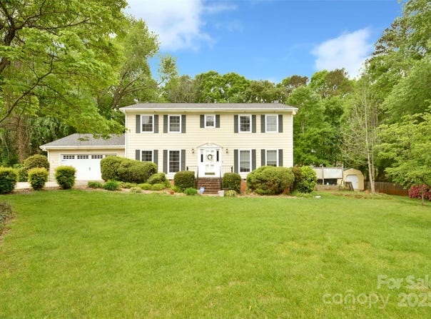 202 Brookmeade Drive, Statesville, NC 28625