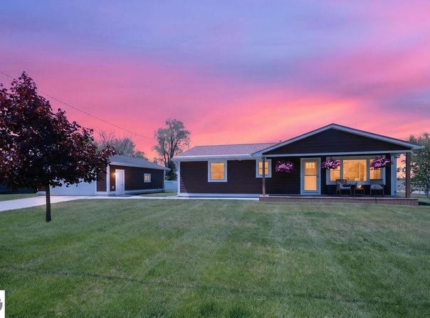 2012 Green Drive, Au Gres, MI 48703