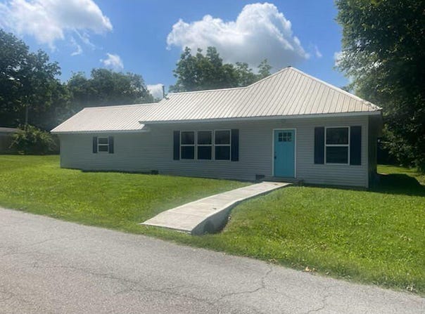214 E Wilson Street, Wheaton, MO 64874