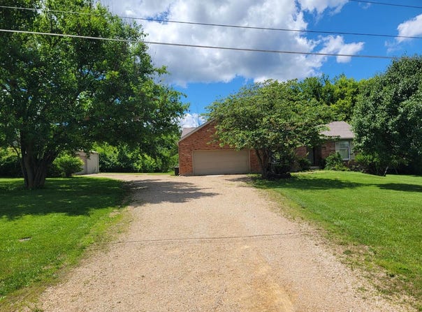 10827 Highridge Road, Aurora, IN 47001