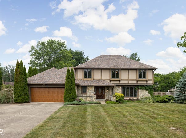 3818 S Creekside Drive, New Palestine, IN 46163