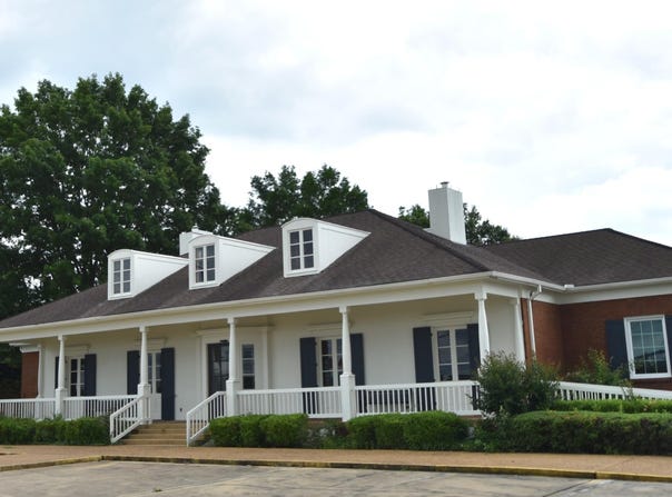 2001 Hwy 82, Greenwood, MS 38930