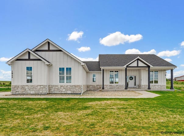 1822 BEAR CUB RD, Cheyenne, WY 82009