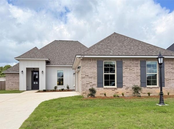 234 Woodcrest Drive, Stonewall, LA 71078