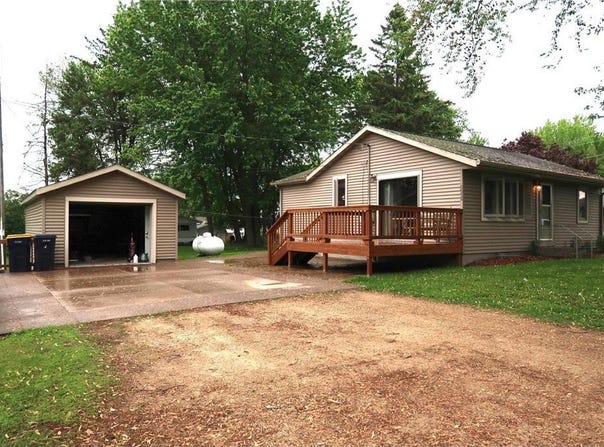 663b E Main Street, Ellsworth, WI 54011
