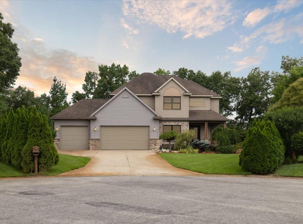 6783 Cathedral Court SE, Alto, MI 49302
