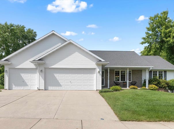 3164 ALFA ROMEO Road, GREEN BAY, WI 54313