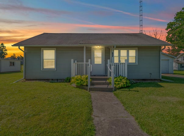 105 Hillsdale Street, Waldron, MI 49288
