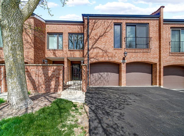 19W278 Governors Trail, Oak Brook, IL 60523