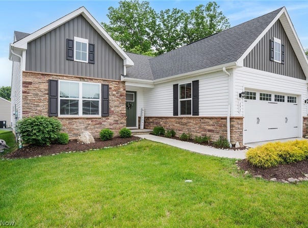 171 Eagle Circle, Amherst, OH 44001