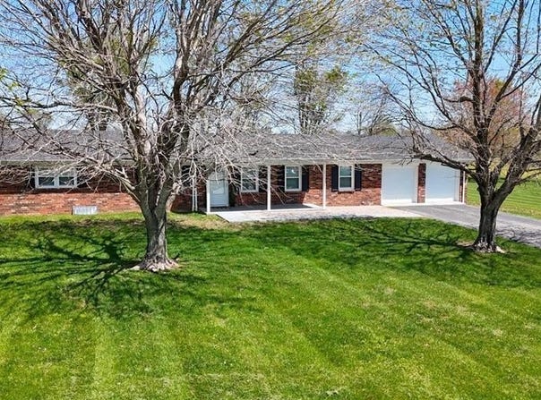 928 E Main Street, Cecilia, KY 42748