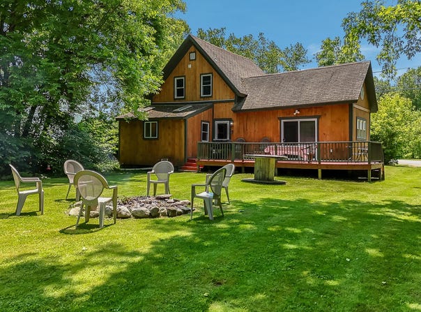 30 Troy Road, Burnham, ME 04922