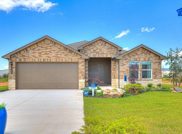 1109 E Stetson Lane, Mustang, OK 73064