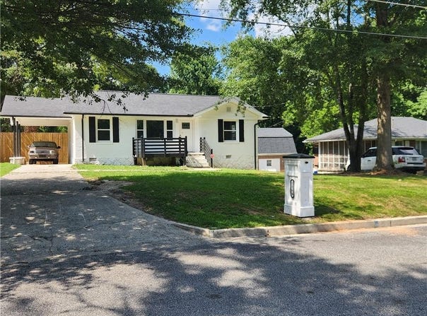1064 HELEN Street, Forest Park, GA 30297