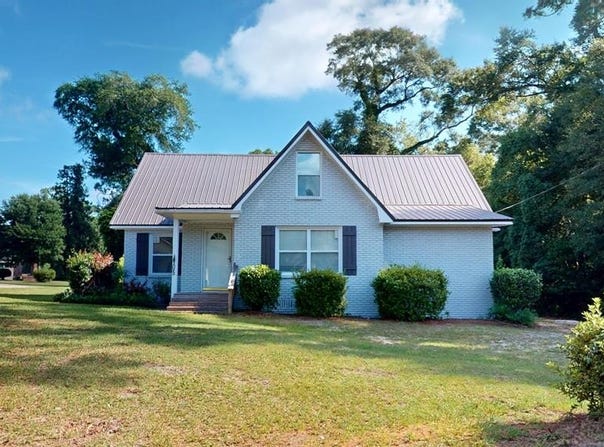 105 Register Avenue, Geneva, AL 36340