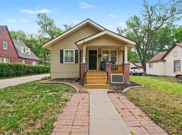 710 N Oak St, McPherson, KS 67460