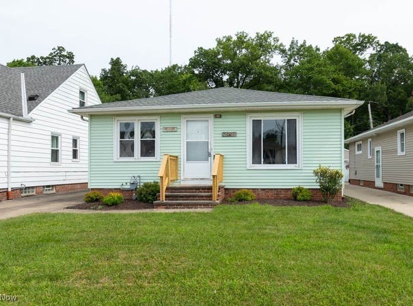2602 Park Drive, Parma, OH 44134