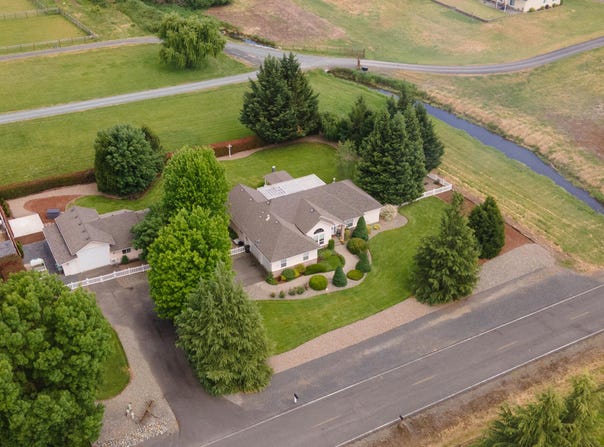 975 Felicia Lane, Grants Pass, OR 97527