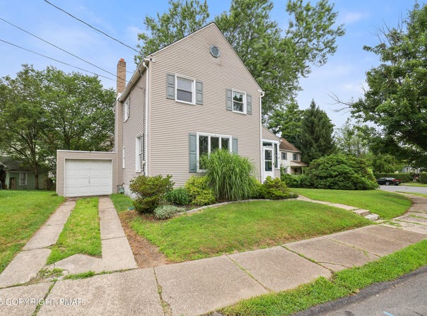 11 Oneida Place, Forty Fort, PA 18704