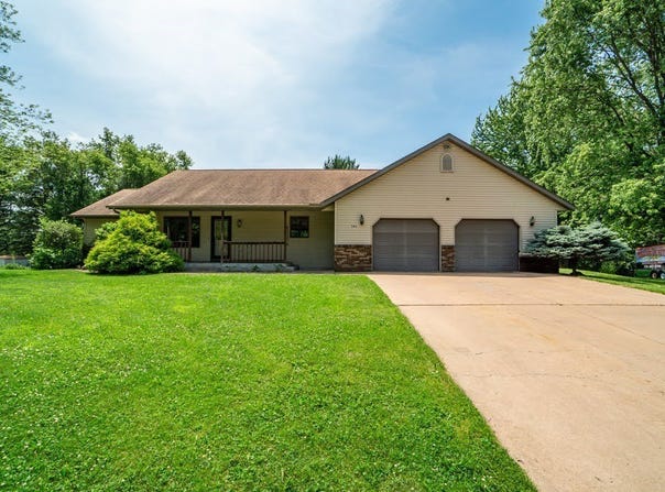 543 S Crestwood Court, Cadott, WI 54727