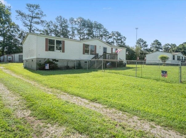 160 Lone Wolf Drive, Henderson, NC 27537