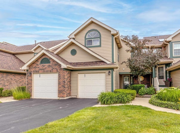 951 Ridgefield Lane, Wheeling, IL 60090