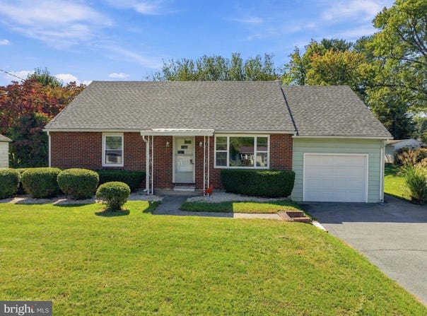 208 E SUNSET Avenue, WILLIAMSPORT, MD 21795