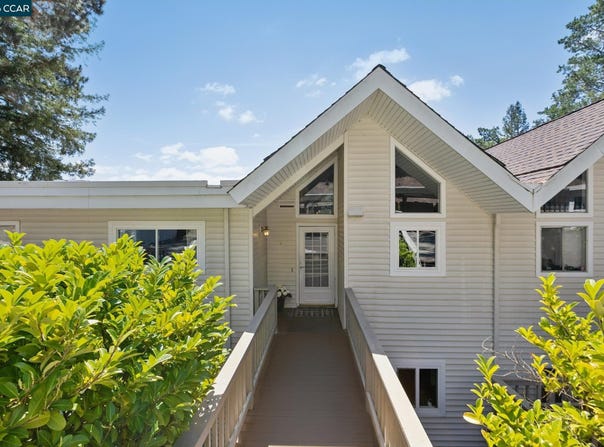 124 Ascot Ct, Moraga, CA 94556