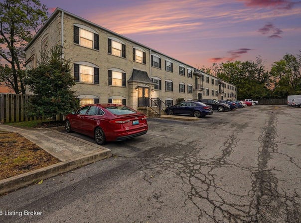 102 Middletown Square, Louisville, KY 40243