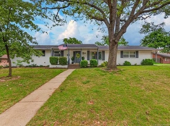 926 Sandstone Drive, Bartlesville, OK 74006
