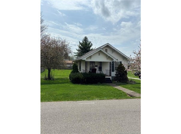 205 E Arthur Street, Salem, IN 47167