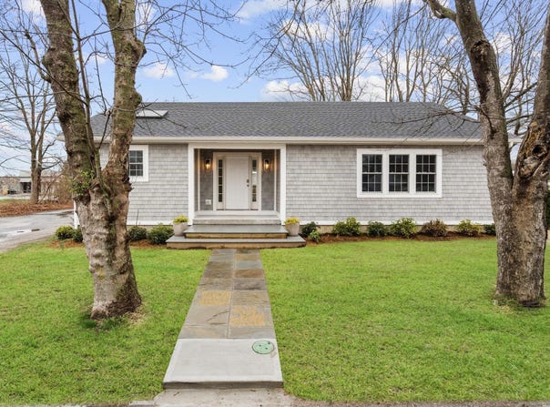 18 Beckwith Street, East Lyme, CT 06357