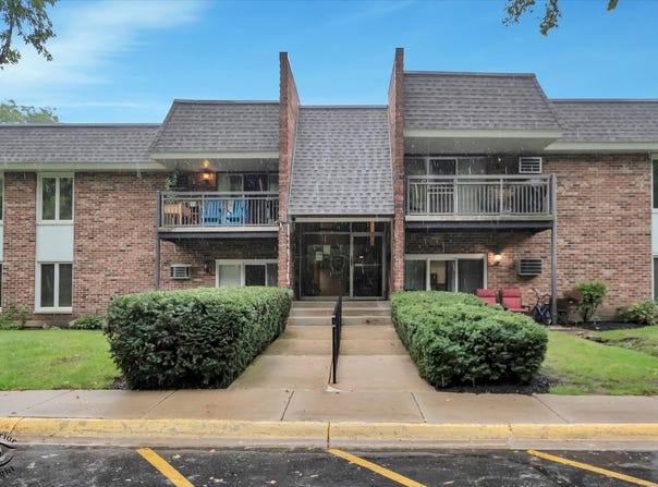 3915 Saratoga Avenue, Downers Grove, IL 60515