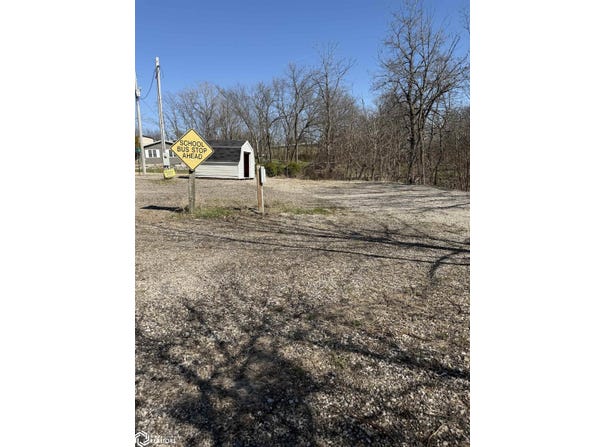2037 Larry Drive, Brooklyn, IA 52211