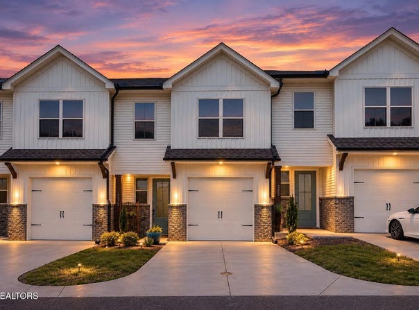 315 Harper Village Way, Lenoir City, TN 37771