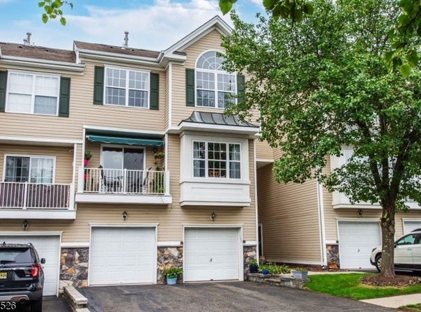 143 Summit Rdg, Pompton Lakes Boro, NJ 07442-1478