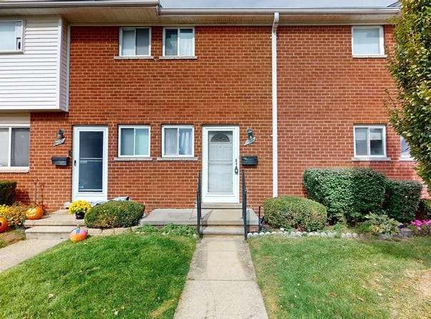 8608 Kaltz Street, Center Line, MI 48015