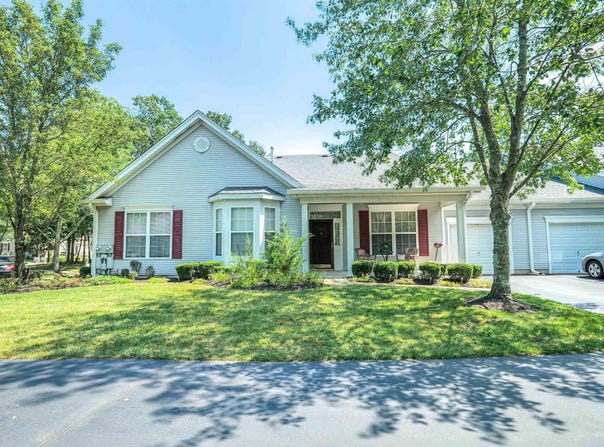121 Dover Ct, Galloway Township, NJ 08205