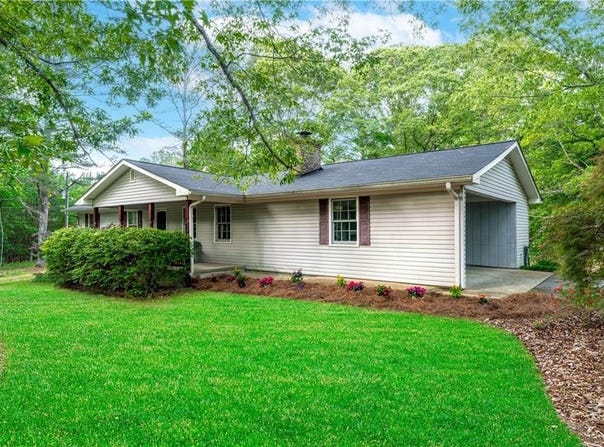 556 Auburn Road, Auburn, GA 30011