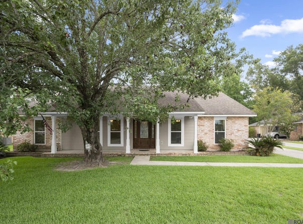 113 Oakwood Dr, Denham Springs, LA 70726