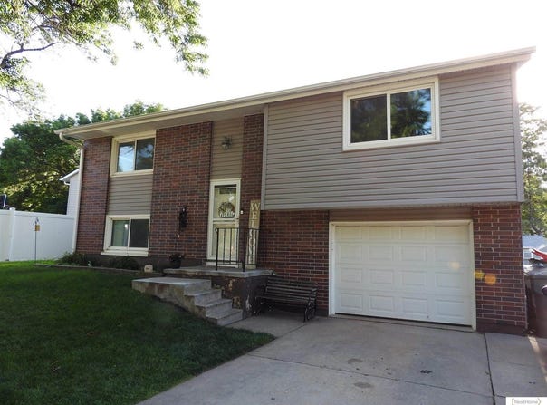 4833 Southwood Drive, Lincoln, NE 68512