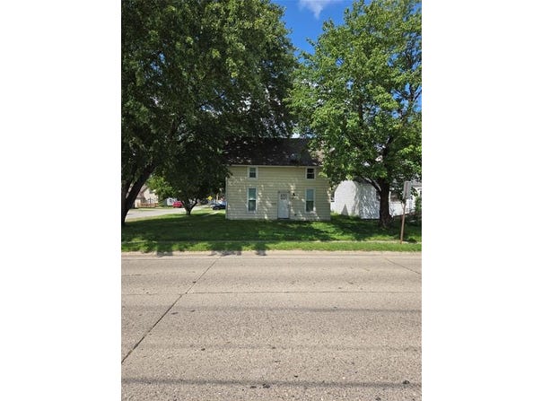 222 W State Street, Colfax, IA 50054