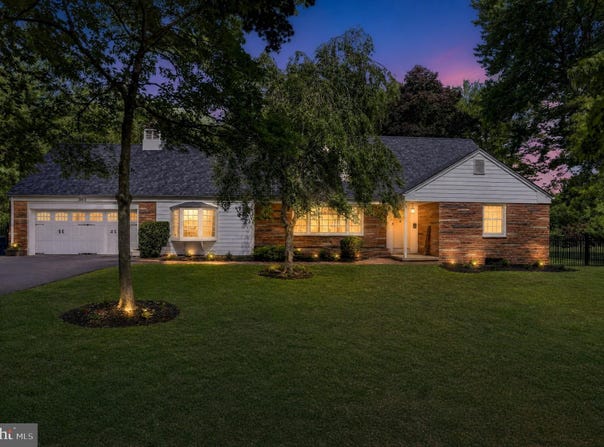 302 BRIDGEBORO Road, MOORESTOWN, NJ 08057