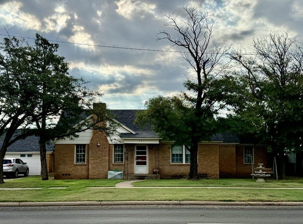 205 Harrison Avenue, Lorenzo, TX 79343