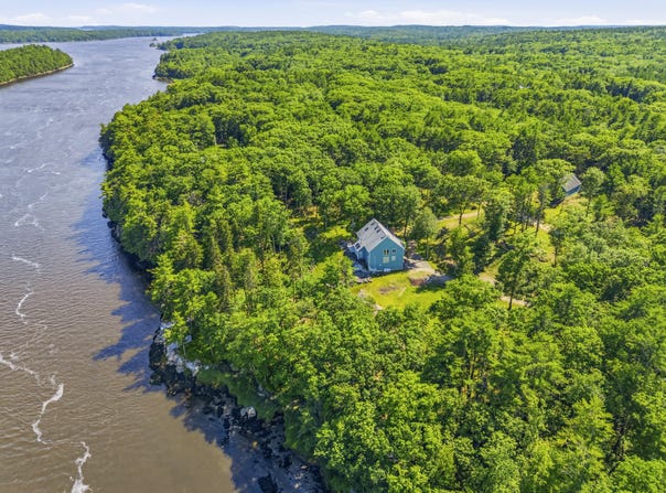 64 Pleasant Cove Road, Phippsburg, ME 04562