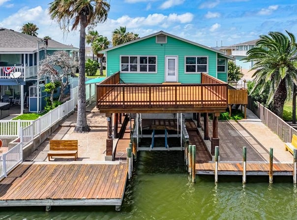 201 PORT SAINT CLAIRE, City by the Sea, TX 78336